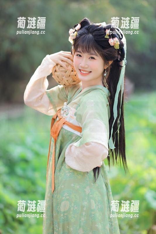 在线围绕166.run，心里默默想着，要不要也给自己科普点八卦？