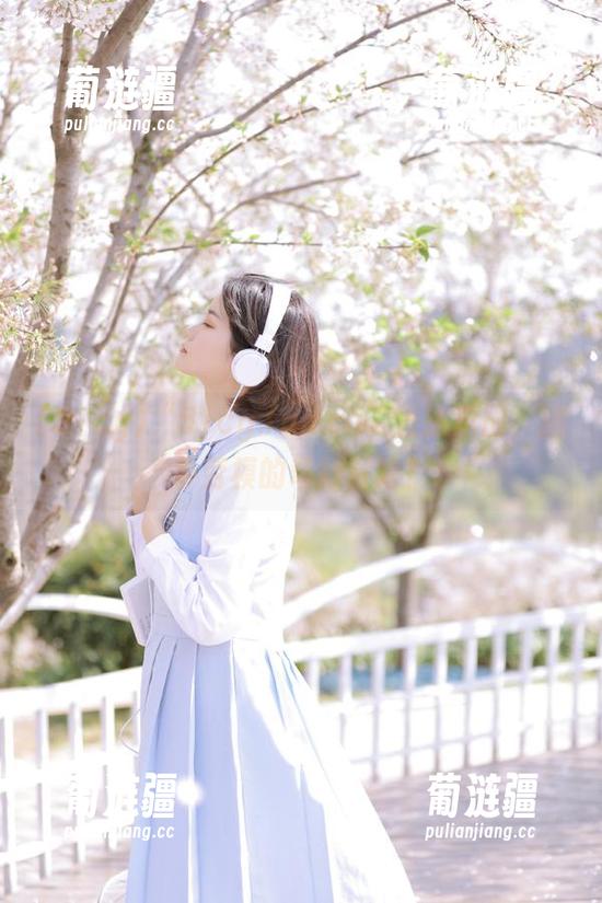 “51cg.fun.cn”直达瓜田，脑补劳模的奇妙冒险！
