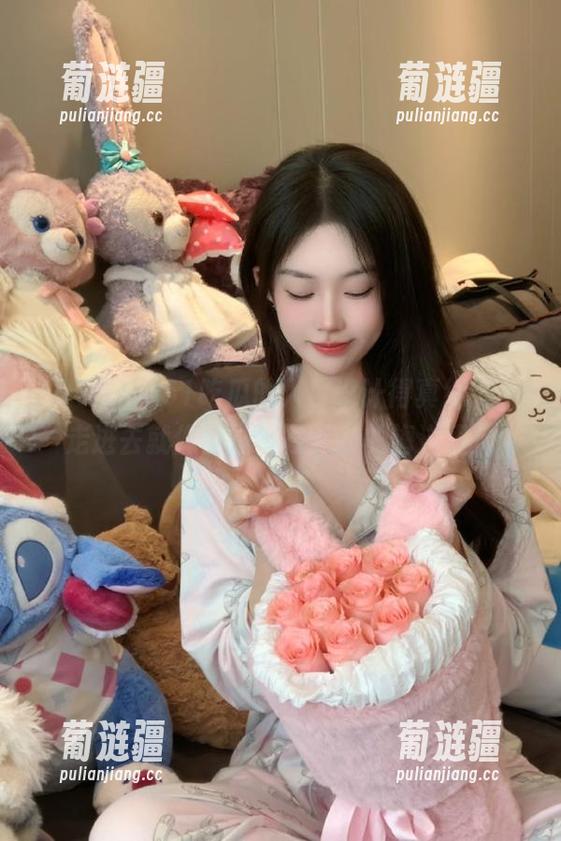 51吃瓜的入口设计得真绝妙，走进去就像被淹没在八卦的海洋里！
