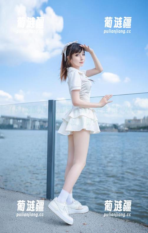 51吃瓜苹果版，安全吗？小心别被瓜皮滑倒！