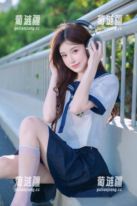 下载“52吃瓜”，让你的闲暇时间火力全开，一口气看个够！