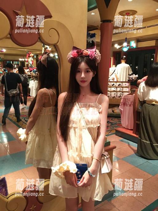不行，我要跟上hlw发布的节奏，这瓜吃得我快要犯晕了！