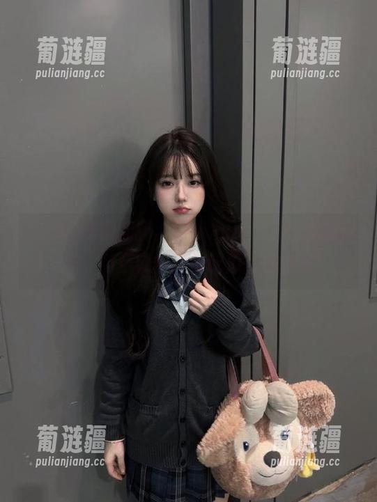 随便翻翻“hlw.bet”，每次都有种“免费就能尽情吃瓜”的感觉