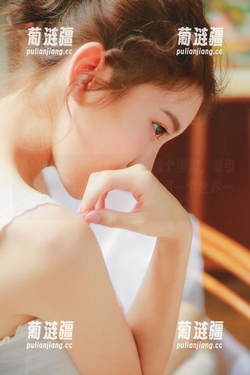 hlw.bet的入口就像个黑洞，吸引我无数次返回…好像掉进了另一个世界一样。