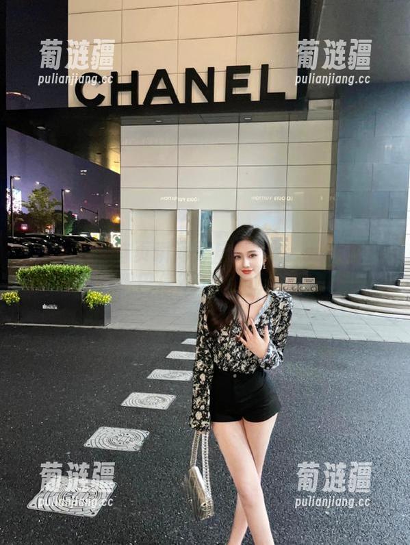首页瞬间开启tttzzz.su黑料入口，嘴巴停不下来系列来袭！