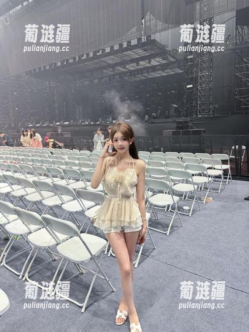 “www.吃瓜苹果版”，追八卦这么简单，像家常便饭，真治愈啊～（咦，有人也在看吧）