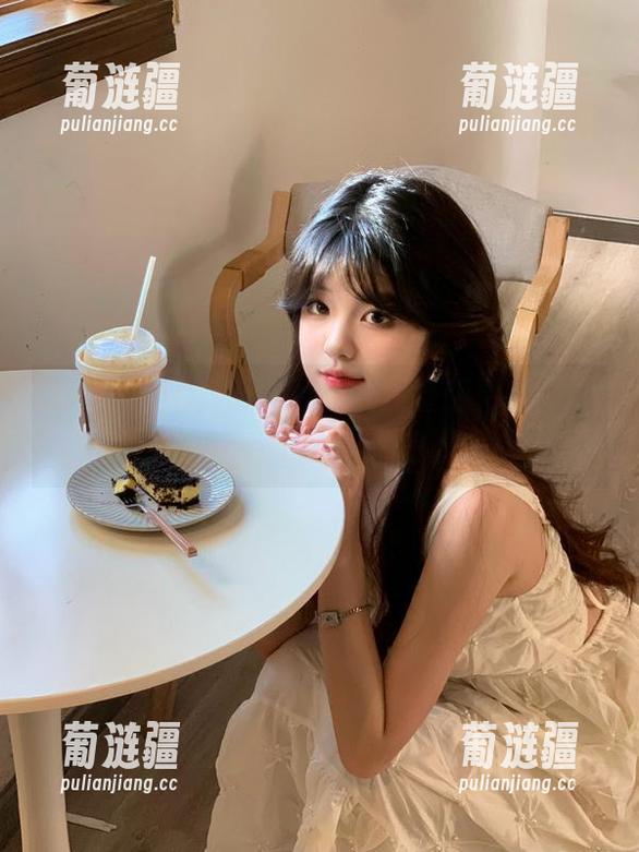一起吃瓜 一起吃瓜1,完整版更新,让人忍不住再瞥一眼。