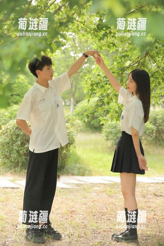 直达“五一吃瓜官网”，果然暗流涌动，瓜田里的竞争激烈得像选秀节目。