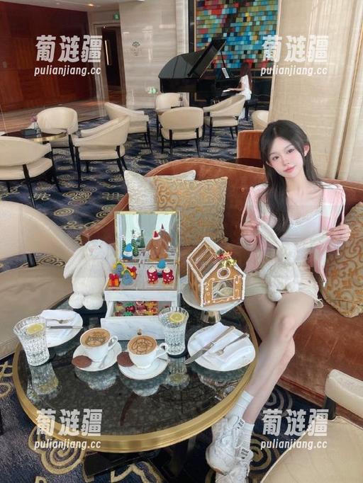 这儿是吃瓜17群，永不迷路的跟风指南，来，咱们拥抱热搜吧！