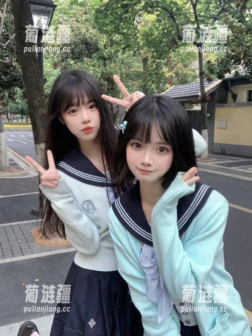 在“在线吃瓜511”网站的指南针下，迷失在八卦海洋，连自己的吃瓜姿势都变得优美起来！