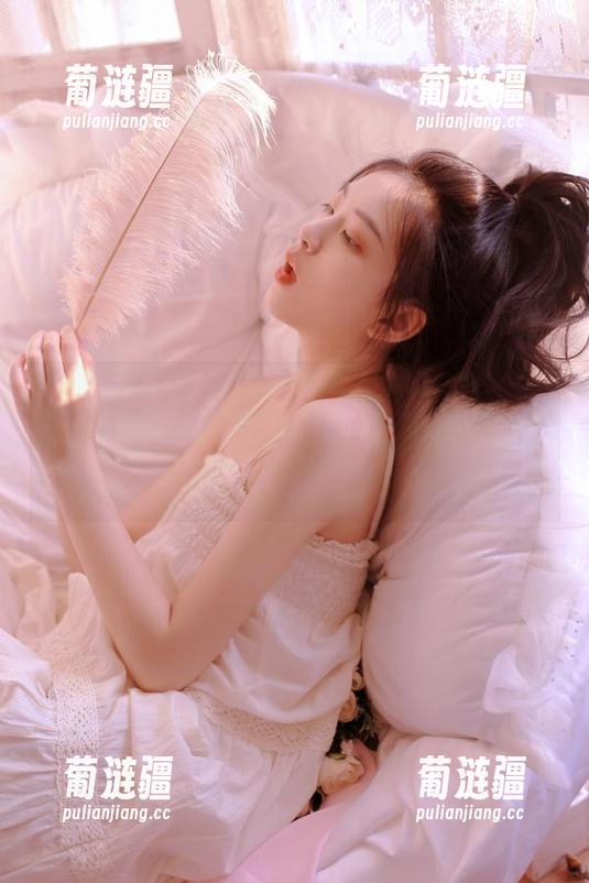 终于等到国产黑料的更新，今晚摸黑品味，呵呵，要是我的心情能跟得上就好了。