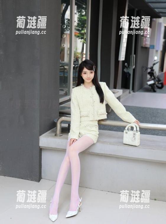 快手吃瓜的更新，像是在夹着一种让人窒息的期待。