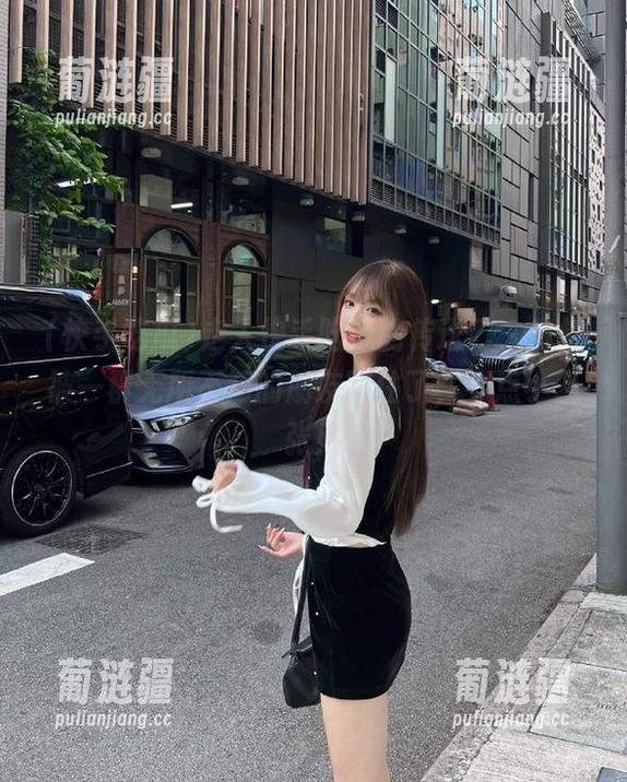快手吃瓜 走入快手吃瓜的传送门,仿佛被一群无所不知的朋友围住了,有点小紧张!