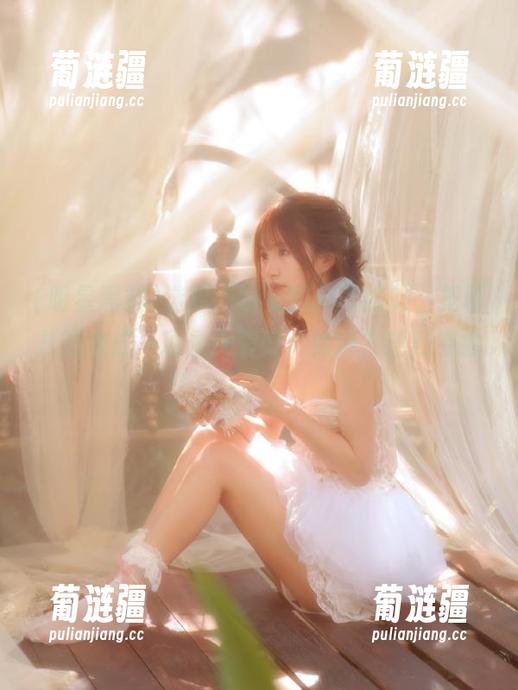 选择“明星黑料”网站，把看八卦变成一项永久爱好，如何？热辣有余！