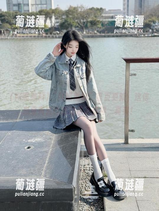 “网曝黑料”首页更新，这信息量简直比我咖啡还提神，真爽！
