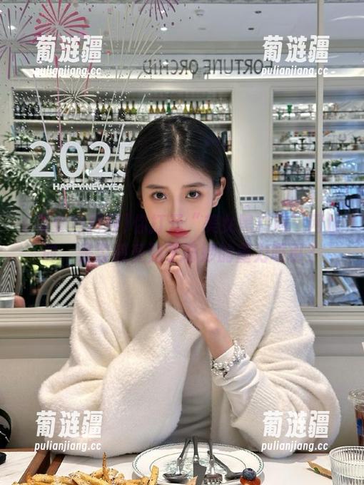 美女黑料网 你打开“美女黑料网”网址时,是否感受到了奇妙的重力吸引?
