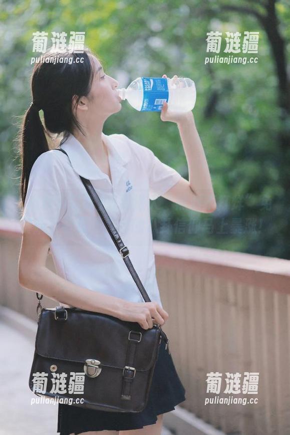 只要进入“黑料不打烊”免费版下载页面，你的八卦信仰马上暴涨！
