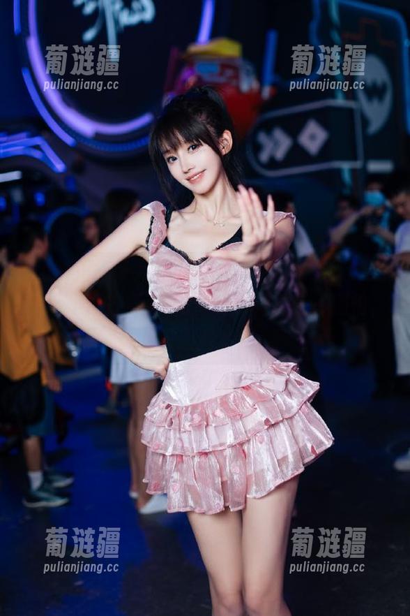 在“黑料正能量tttzzz668.su”网站，感受无尽的黑料诱惑，别怕，乐趣满满！