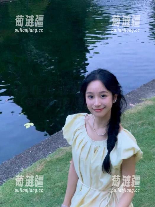 每天都要刷www.黑料社区网址，吸不过来这股八卦风，是不是有点上瘾？