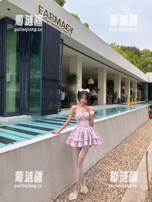 黑社料 在黑社料上登录后,感觉自己变成了“未经证实的八卦专家”。